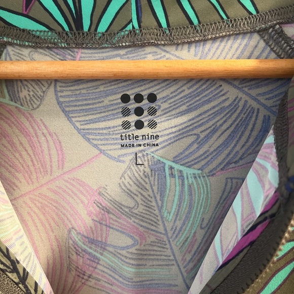 Title Nine spots top. EUC - Picture 3 of 6